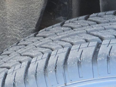 Used 2024 Chevrolet Tahoe LT image 28