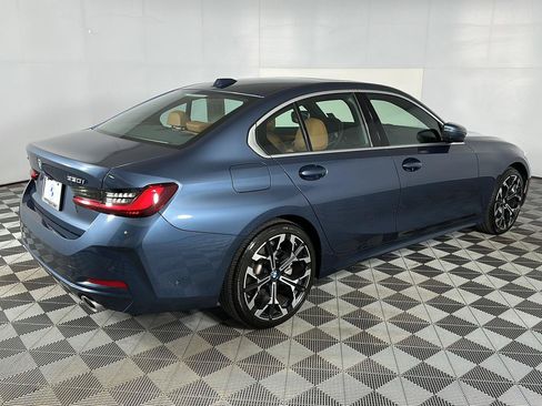 Used 2025 BMW 330i xDrive Sedan w/ Premium Package AWD/4WD image 31
