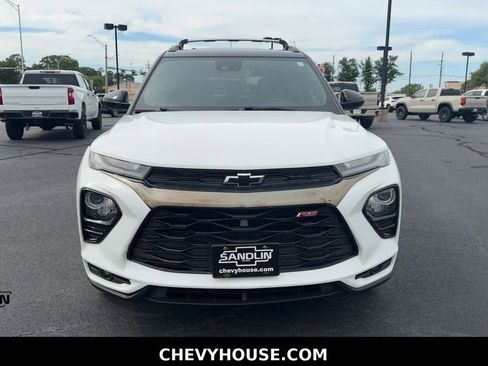Used 2021 Chevrolet TrailBlazer RS w/ Technology Package FWD image 3