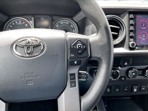Used 2020 Toyota Tacoma TRD Off-Road w/ Technology Package AWD/4WD image 25
