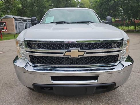 Used 2011 Chevrolet Silverado 2500 W/T RWD image 2