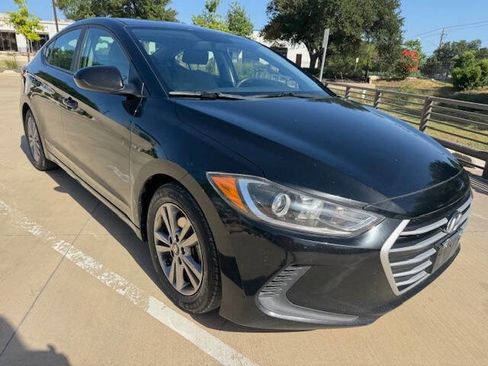 Used 2017 Hyundai Elantra SE image 10