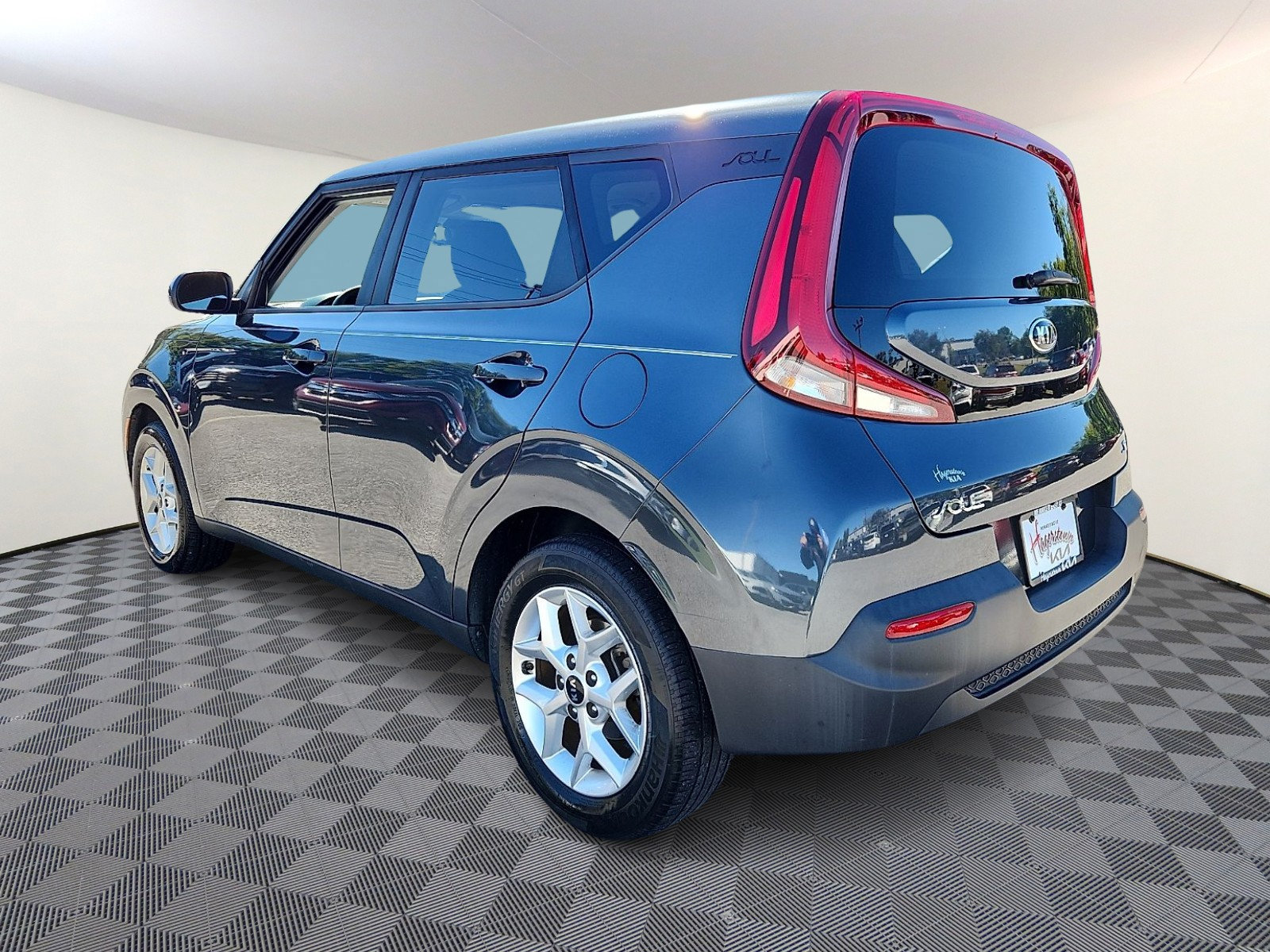 Used 2020 Kia Soul S FWD image 4