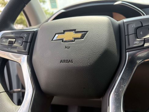 Used 2025 Chevrolet Blazer LT FWD image 17