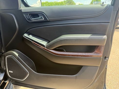 Used 2019 GMC Yukon SLT w/ Graphite Performance Edition AWD/4WD image 38