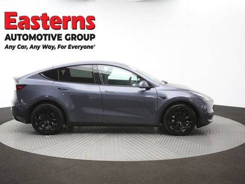 Used 2021 Tesla Model Y Long Range AWD/4WD image 40