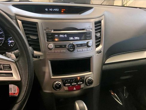 Used 2012 Subaru Outback 2.5i image 6