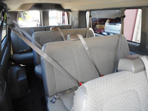 Used 2017 Chevrolet Express 3500 LT w/ LT Preferred Equipment Group RWD image 21