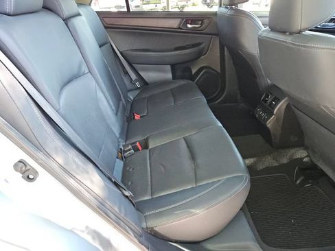 Used 2019 Subaru Outback 2.5i Limited AWD/4WD image 14