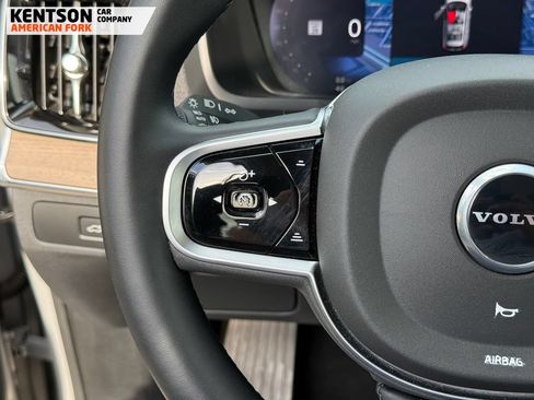 Used 2025 Volvo XC90 B6 Plus AWD/4WD image 16