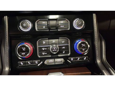 Used 2024 GMC Yukon Denali Ultimate image 14