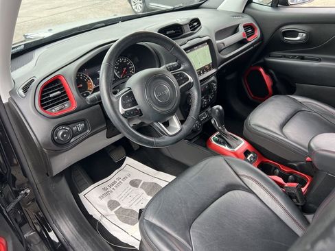 Used 2019 Jeep Renegade Trailhawk image 15