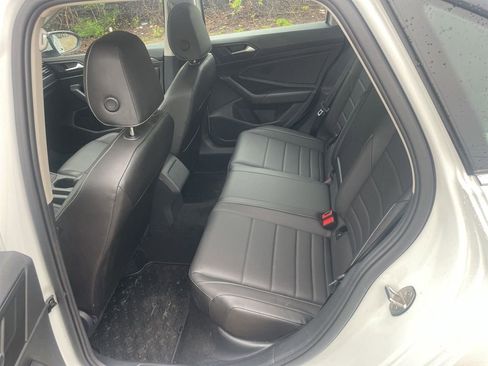 Used 2023 Volkswagen Jetta SE FWD image 5