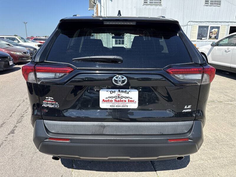 Used 2021 Toyota RAV4 LE AWD/4WD image 6