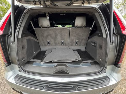 Used 2023 Cadillac Escalade V AWD/4WD image 14