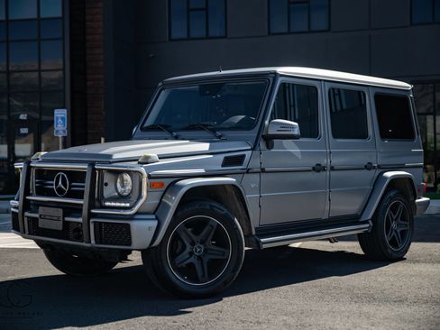 Used 2016 Mercedes-Benz G 550 image 3