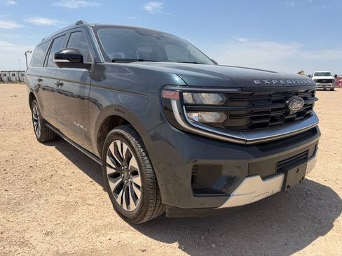 Used 2025 Ford Expedition Max Platinum w/ Driver's Package AWD/4WD image 11