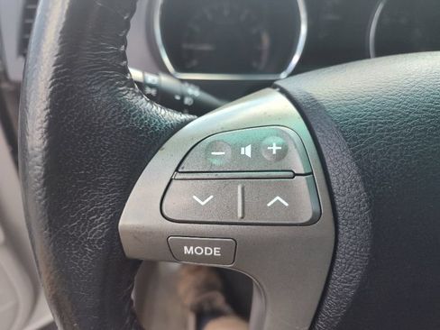 Used 2010 Toyota Highlander Sport FWD image 21
