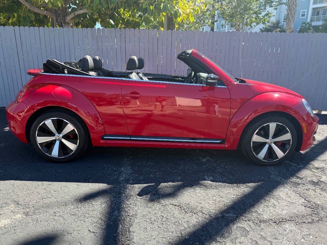 Used 2013 Volkswagen Beetle 2.0T FWD image 2