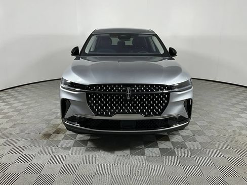 Used 2025 Lincoln Nautilus Premier AWD/4WD image 8