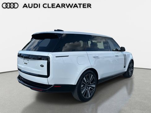 Used 2023 Land Rover Range Rover Long Wheelbase SE image 6