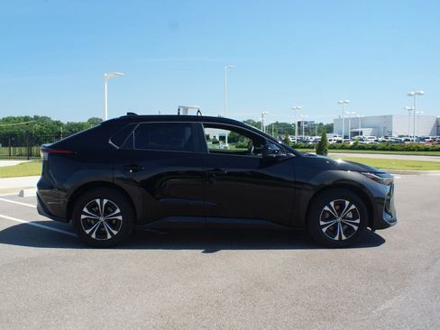 Used 2024 Toyota bZ4X FWD image 20
