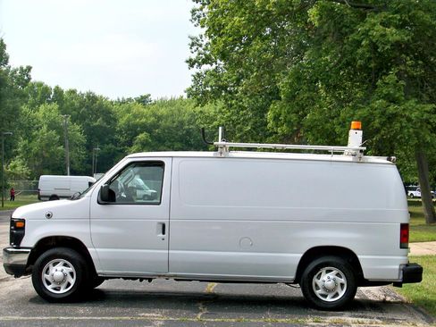 Used 2013 Ford E-150 and Econoline 150 w/ PWR Group image 5