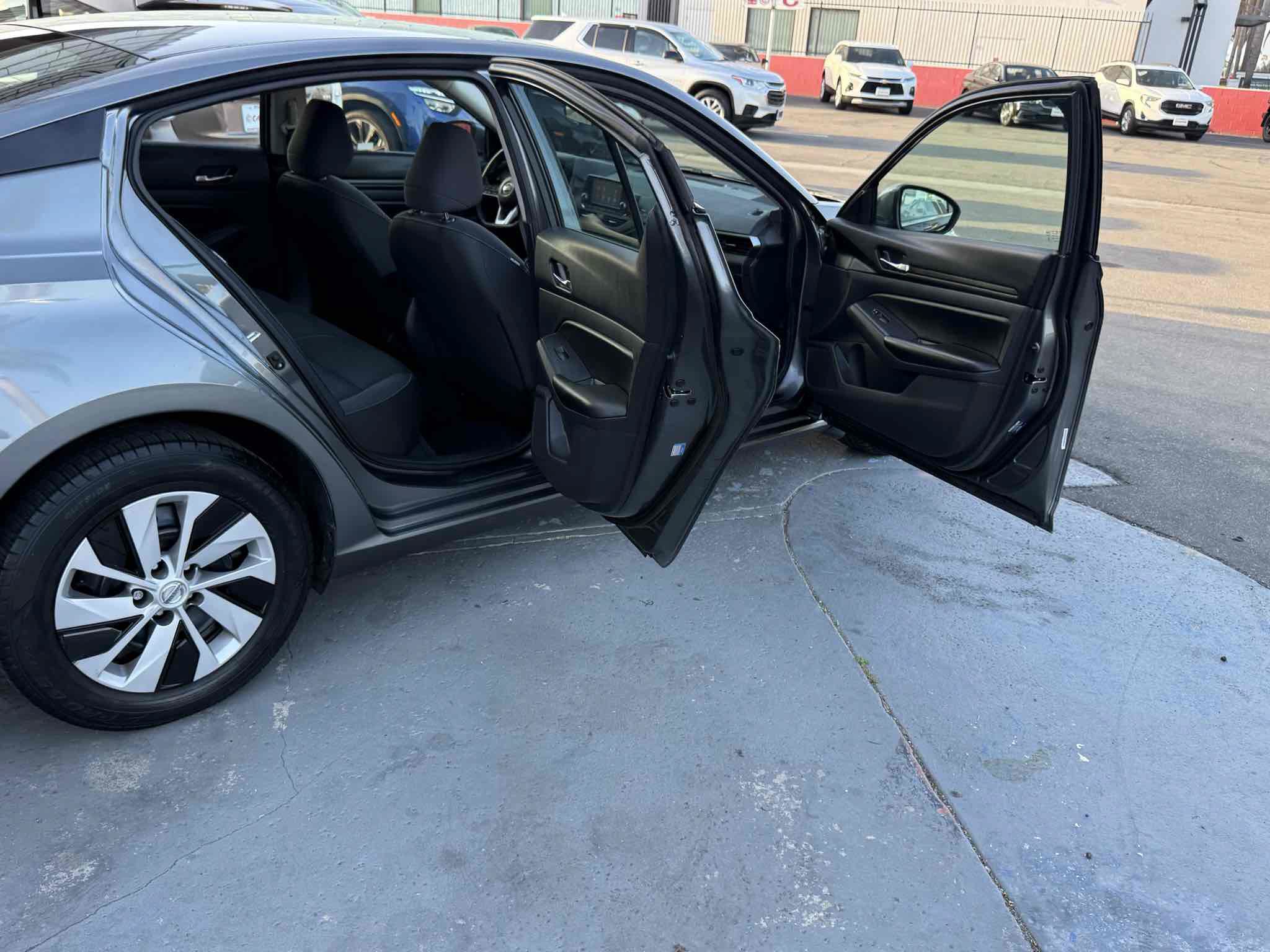 Used 2022 Nissan Altima 2.5 S FWD image 41
