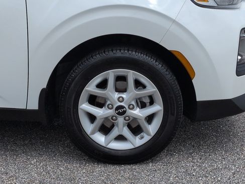 Used 2022 Kia Soul S FWD image 12