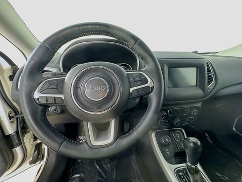 Used 2019 Jeep Compass Latitude w/ Popular Equipment Group AWD/4WD image 13