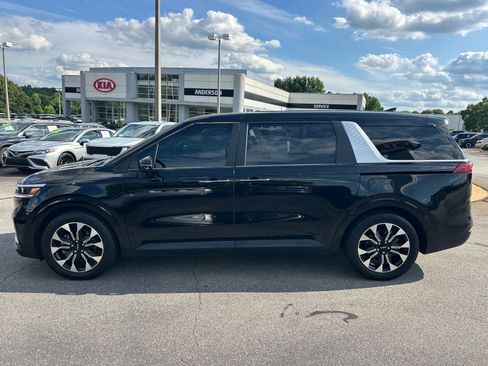 Used 2024 Kia Carnival EX FWD image 5