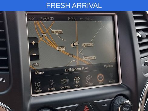 Used 2016 Jeep Grand Cherokee Limited AWD/4WD image 3
