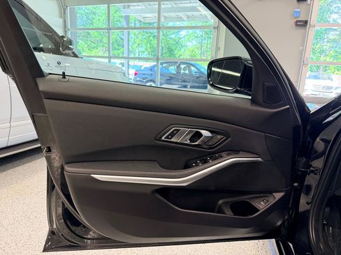 Used 2020 BMW 330i Sedan w/ Premium Package RWD image 15