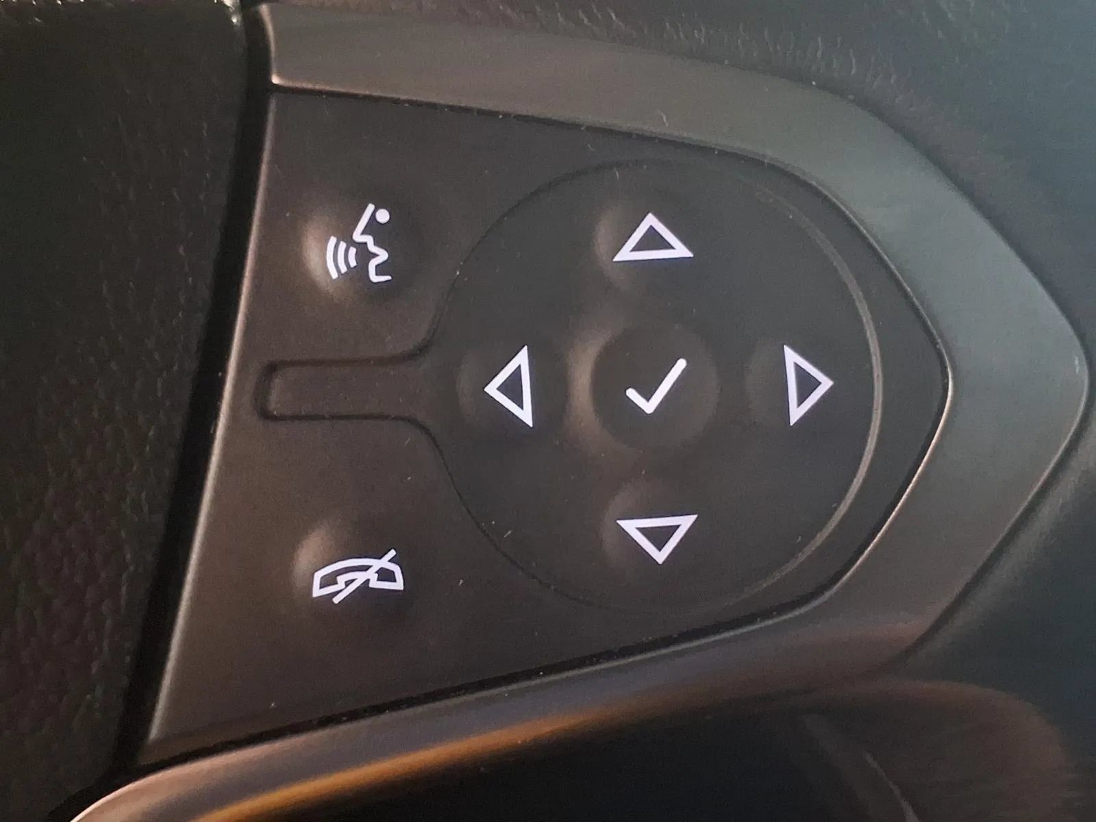 Used 2018 Chevrolet Suburban LT AWD/4WD image 25
