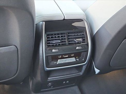 Used 2026 BMW X5 xDrive40i w/ Executive Package AWD/4WD image 18