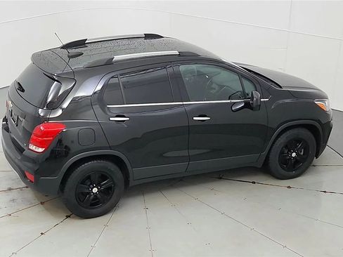 Used 2019 Chevrolet Trax LT w/ LT Convenience Package FWD image 39