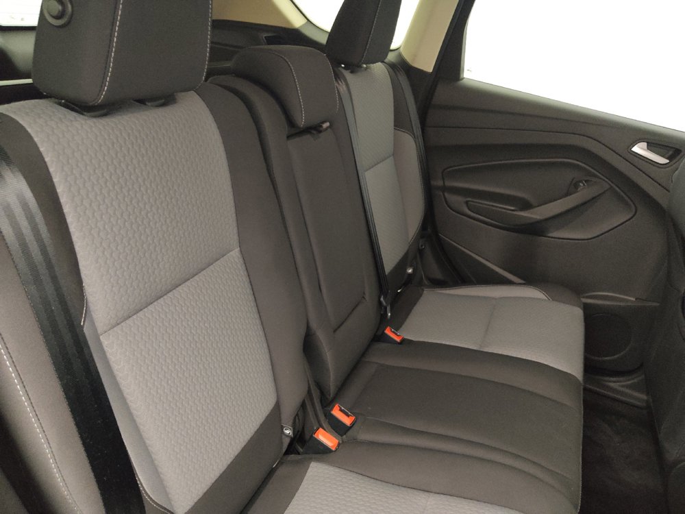 Used 2017 Ford Escape SE w/ Equipment Group 201A FWD image 19