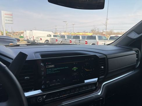 Used 2023 Chevrolet Silverado 1500 LT image 21