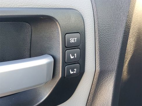 Used 2020 Toyota Sequoia Platinum image 21