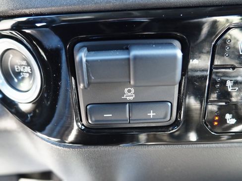 Used 2024 GMC Sierra 1500 SLT w/ SLT Premium Plus Package image 31