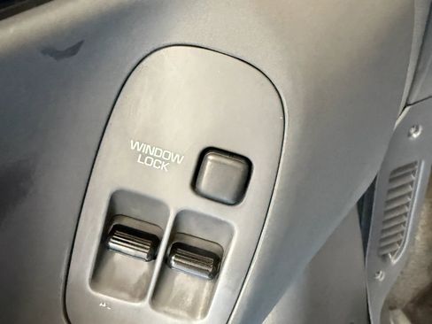 Used 1995 Toyota Previa DX image 39