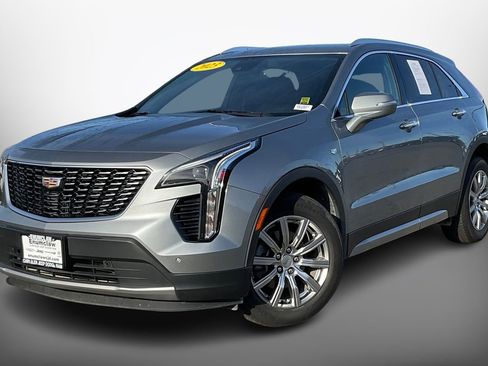 Used 2023 Cadillac XT4 Premium Luxury image 2
