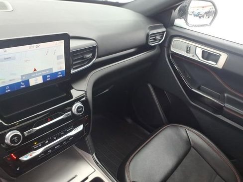 Used 2024 Ford Explorer ST-Line w/ Class IV Trailer Tow Package image 25