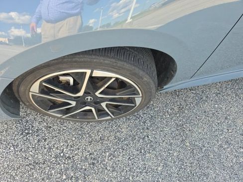 Used 2024 Nissan Sentra SR w/ SR Premium Package FWD image 2