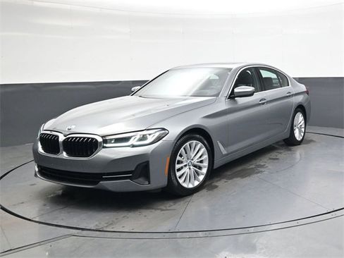 Used 2023 BMW 530i xDrive image 8