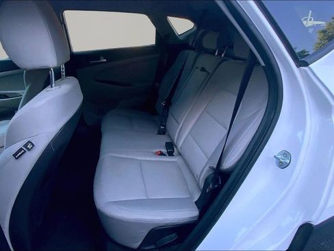 Used 2019 Hyundai Tucson SE FWD image 16