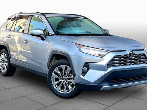 Used 2019 Toyota RAV4 Limited w/ Cold Weather Package FWD image 3