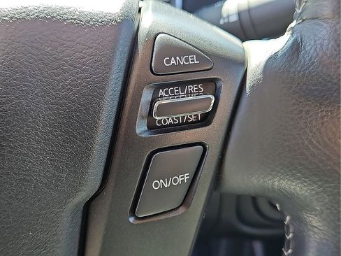 Used 2024 Nissan Frontier SL AWD/4WD image 23