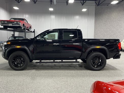 New 2026 GMC Canyon Denali w/ LPO, Denali Black Edition AWD/4WD image 2