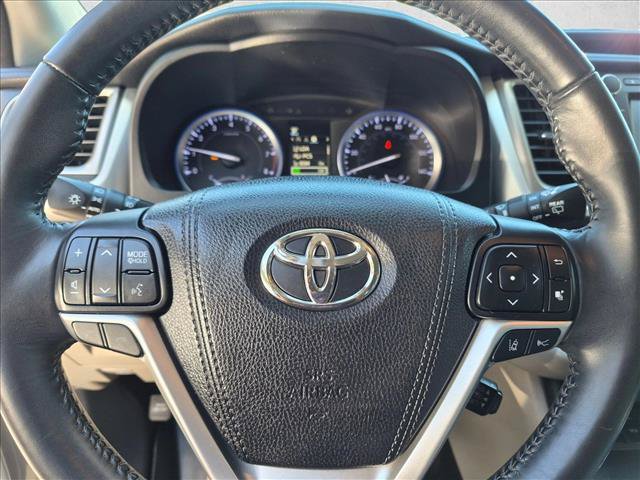 Used 2018 Toyota Highlander Limited AWD/4WD image 10